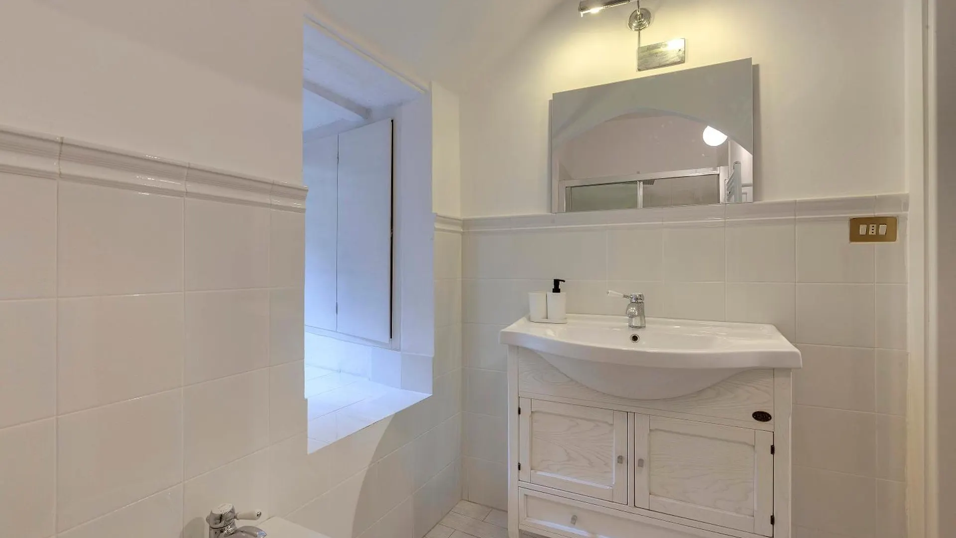 Ardiglione Apartment By Mamo Florence